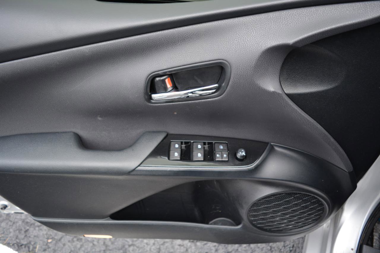 Used 2017 Toyota Prius Three w/ Carpet Mat Package image 9