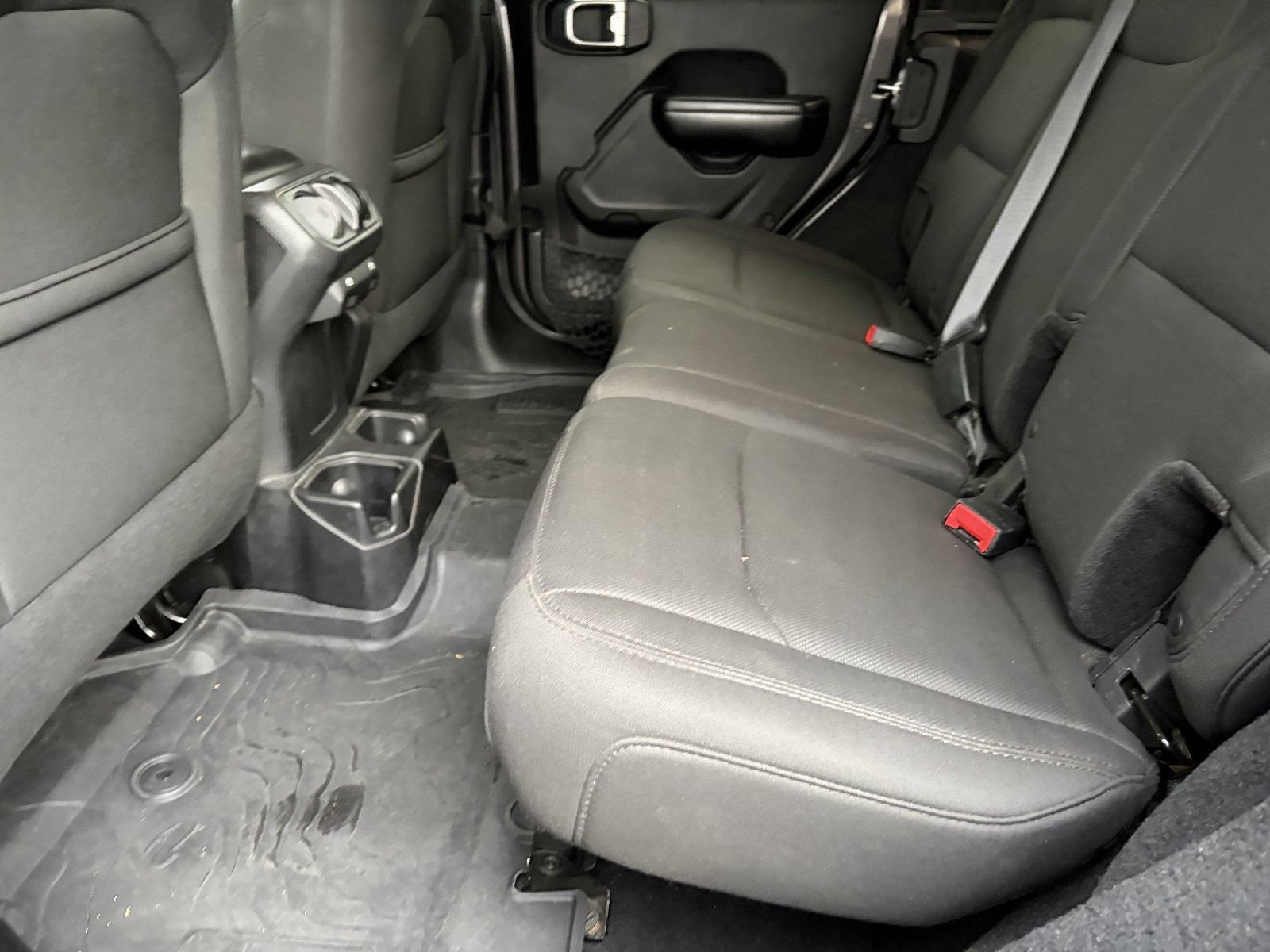 Used 2018 Jeep Wrangler Unlimited Sport S AWD/4WD image 18