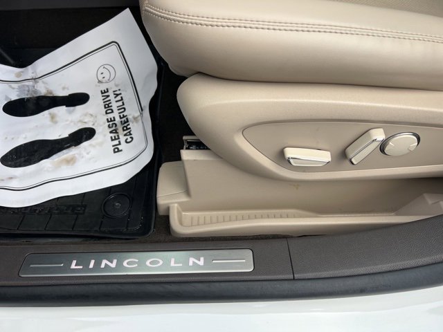 Used 2023 Lincoln Nautilus Reserve image 24
