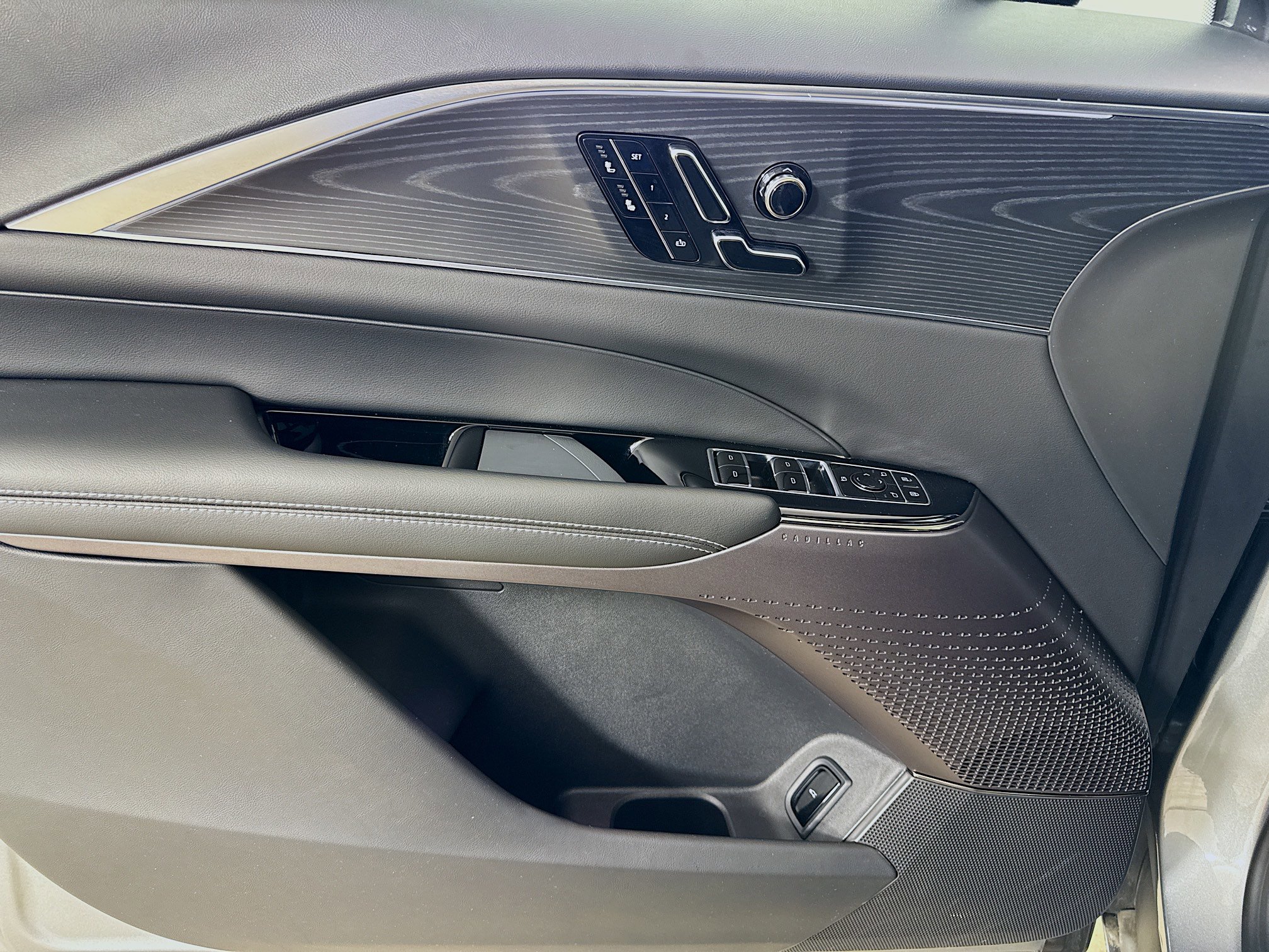 Used 2025 Cadillac Lyriq Luxury RWD image 18