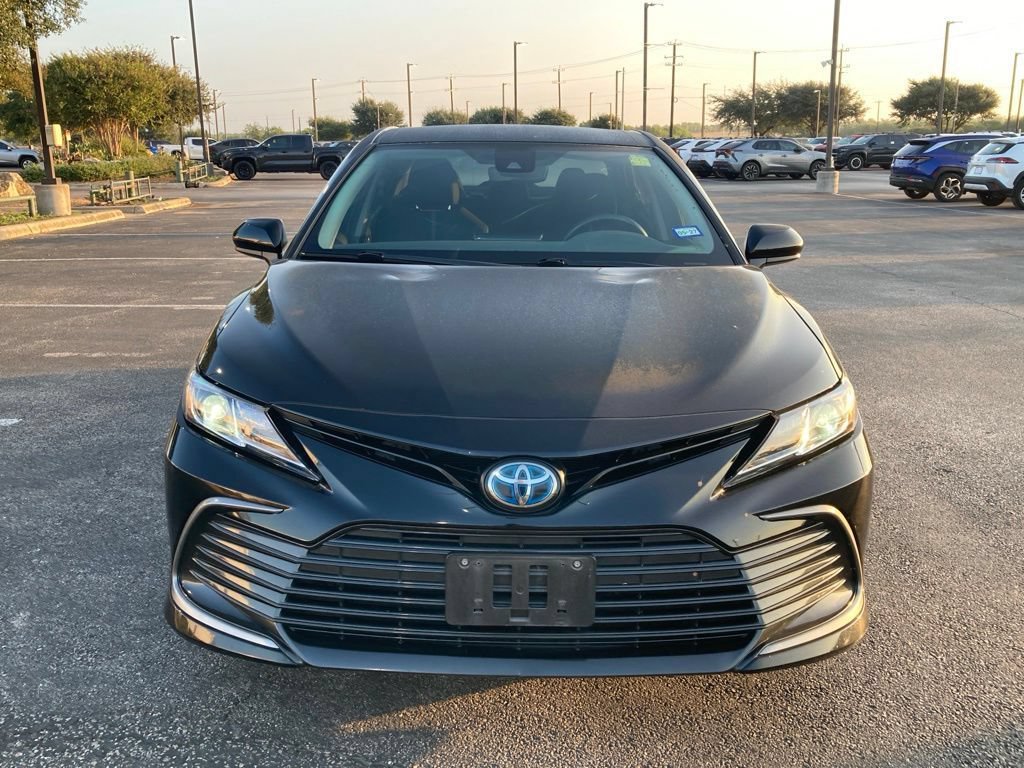 Certified 2022 Toyota Camry LE FWD image 2