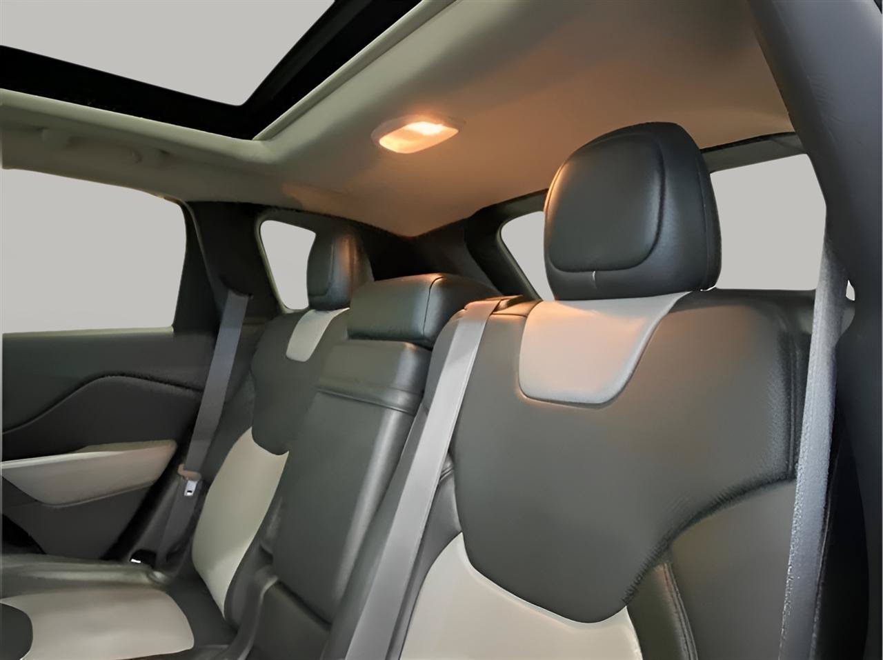 Used 2014 Jeep Cherokee Limited w/ Luxury Group FWD image 13