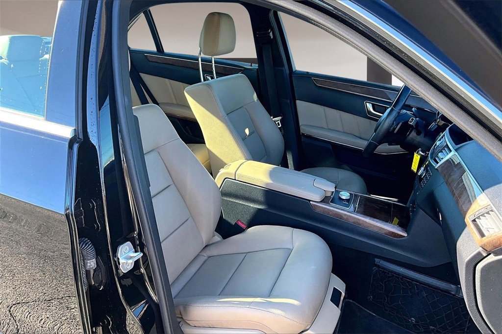 Used 2012 Mercedes-Benz E 350 4MATIC Sedan image 7