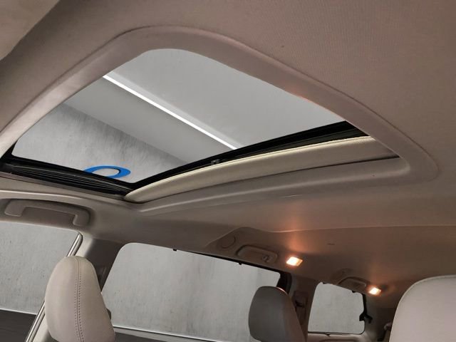 Used 2018 Toyota Sienna XLE w/ XLE Navigation Package image 9