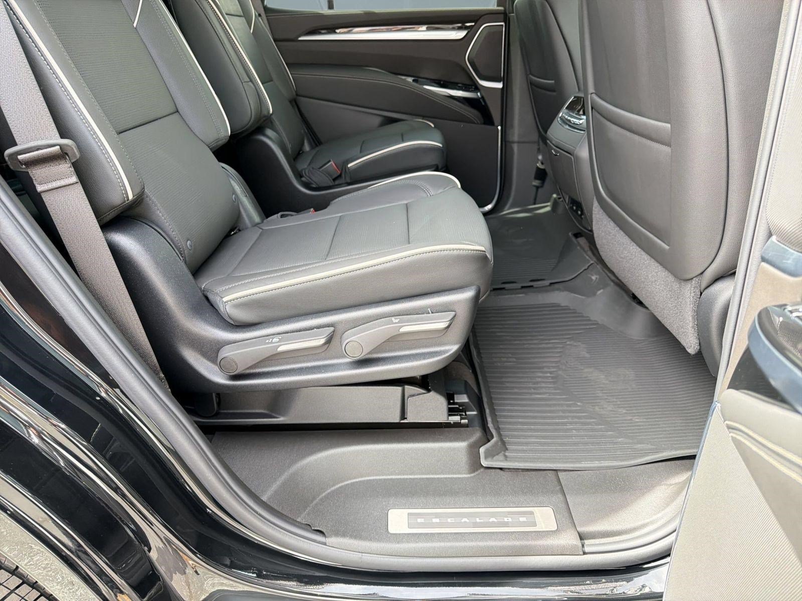 New 2026 Cadillac Escalade Luxury w/ Touring Package AWD/4WD image 31