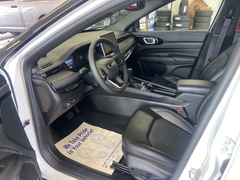 Used 2023 Jeep Compass Altitude w/ Sun and Sound Group image 6