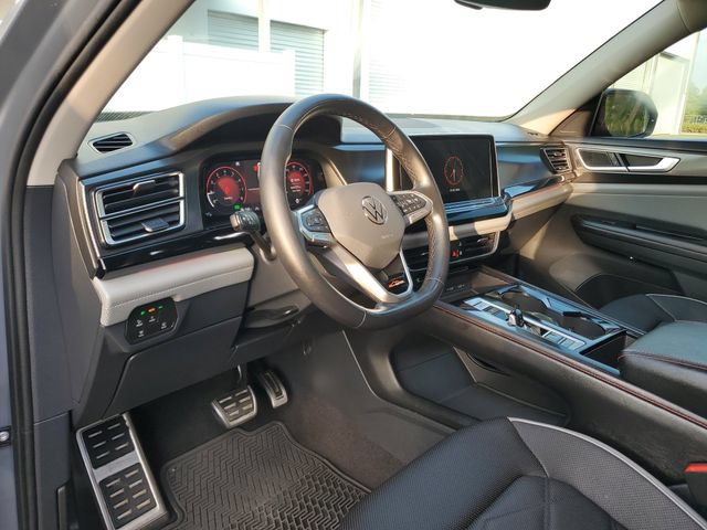 Used 2024 Volkswagen Atlas Peak Edition SE AWD/4WD image 21