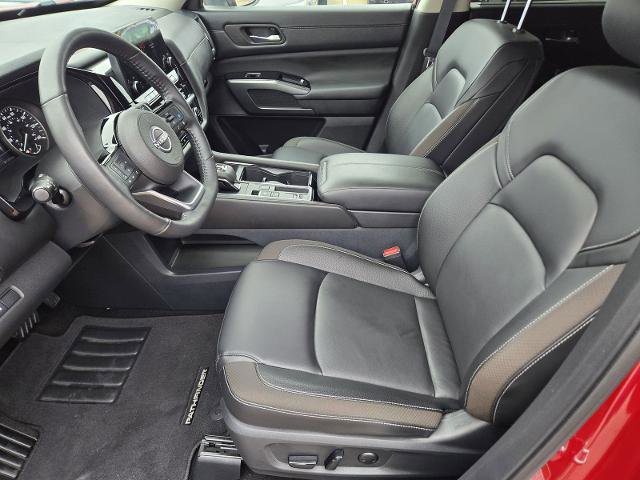 Certified 2024 Nissan Pathfinder SL w/ Black Appearance Package image 14
