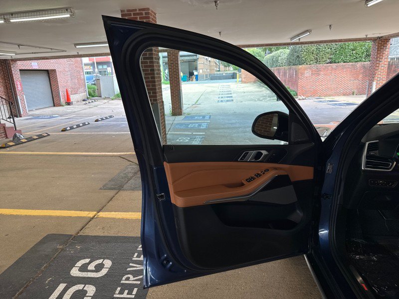 Used 2019 BMW X5 xDrive40i w/ Premium Package AWD/4WD image 10