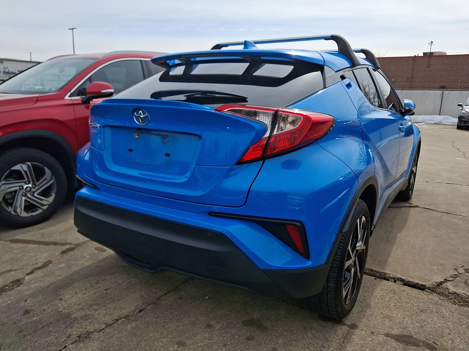Used 2019 Toyota C-HR XLE image 9