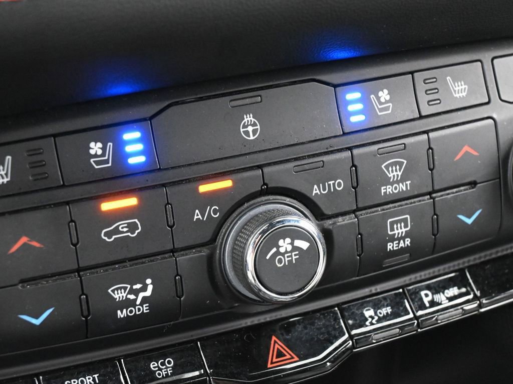 Used 2023 Dodge Durango GT image 29