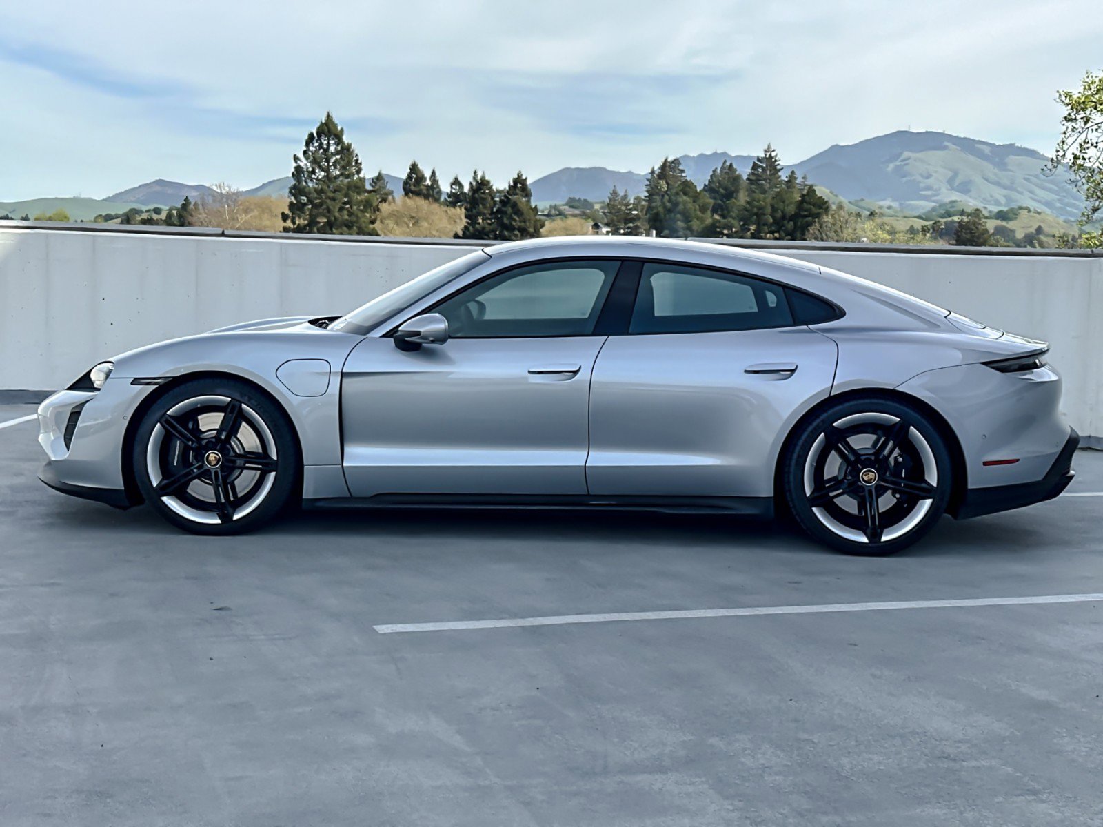 Certified 2023 Porsche Taycan GTS image 2