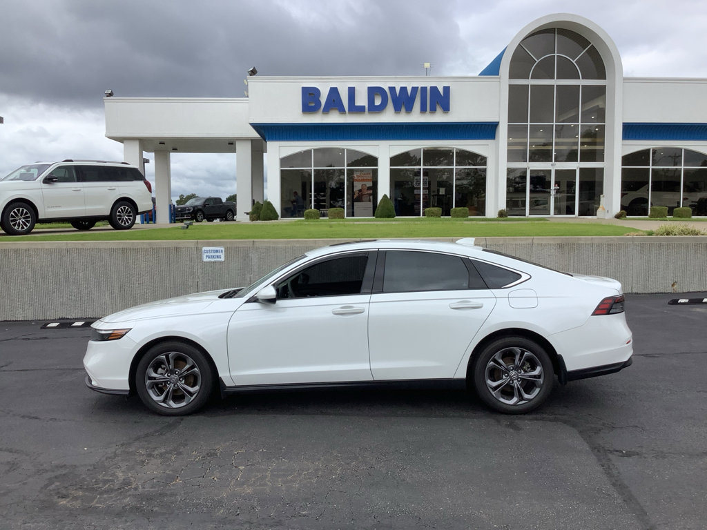 Used 2023 Honda Accord EX image 4