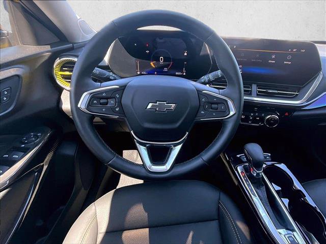 Used 2024 Chevrolet Trax ACTIV w/ Sunroof Package FWD image 7