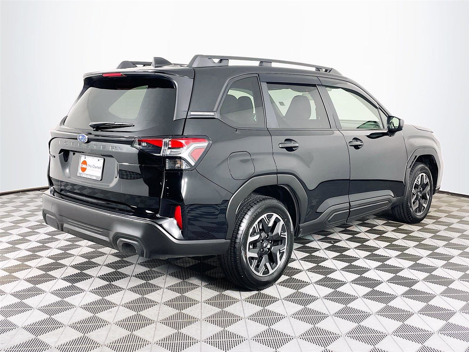 Certified 2025 Subaru Forester Premium image 9