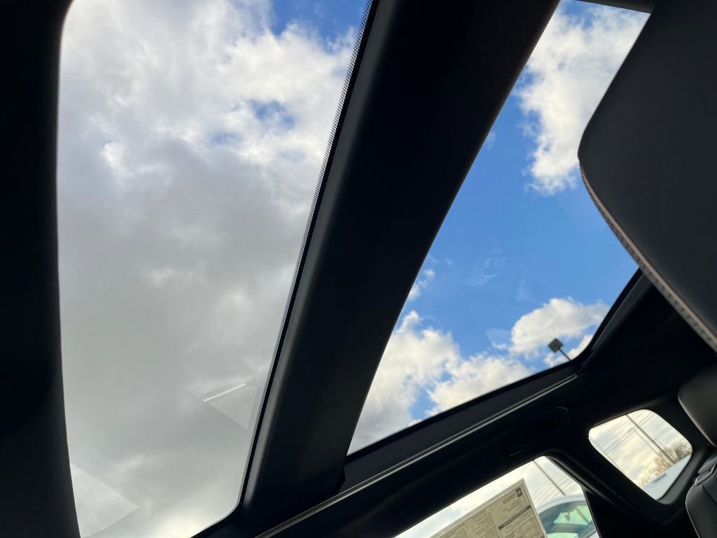 New 2025 Toyota Crown Signia image 22