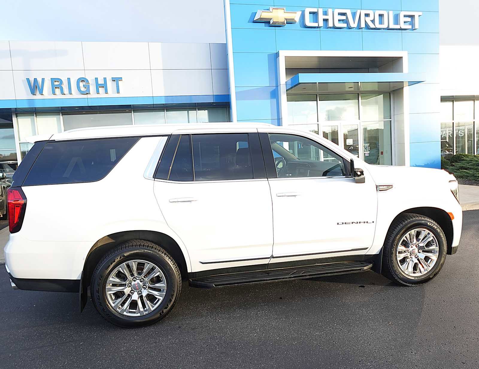 Used 2022 GMC Yukon Denali w/ Max Trailering Package AWD/4WD image 2