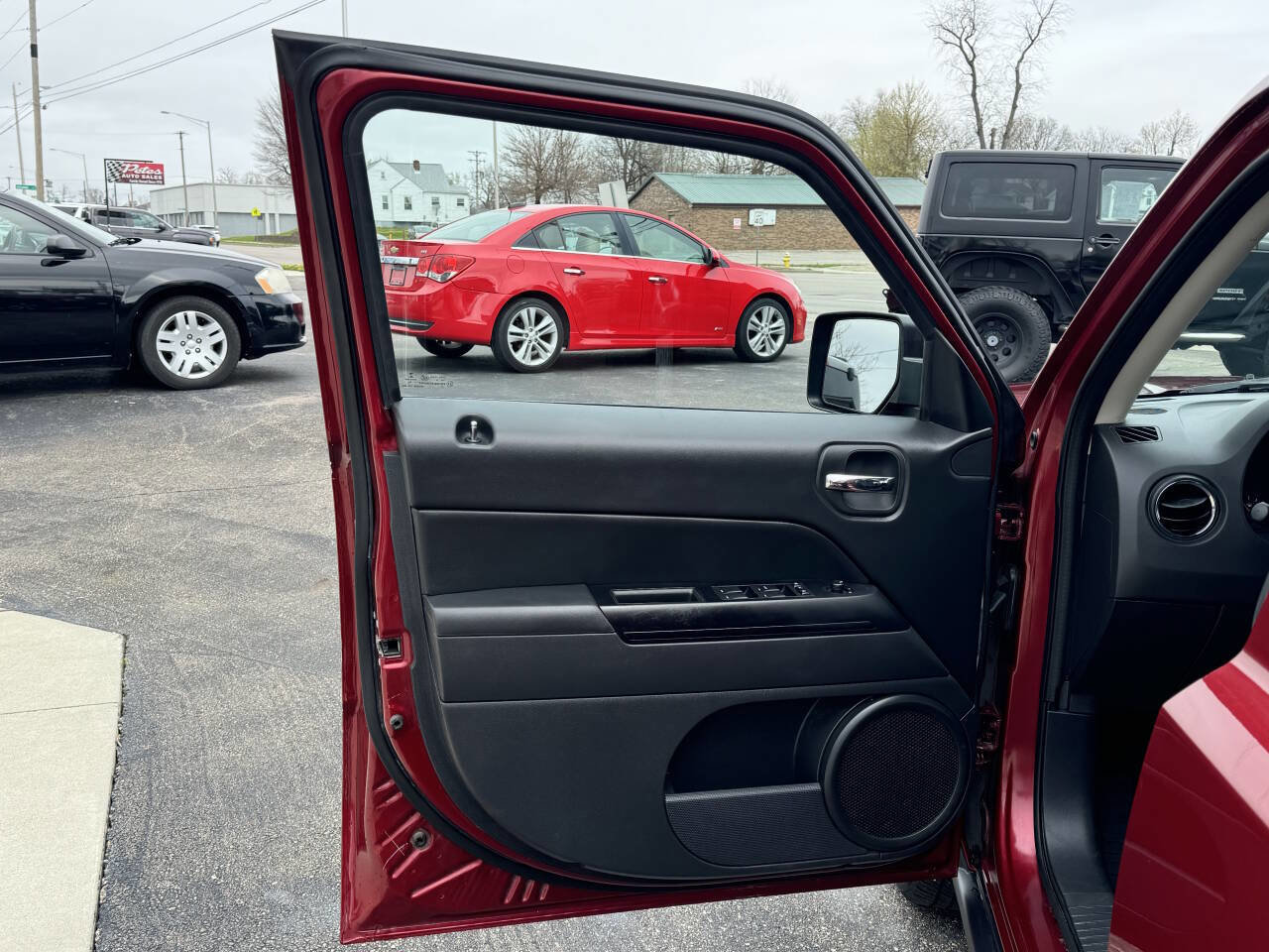 Used 2016 Jeep Patriot High Altitude image 15