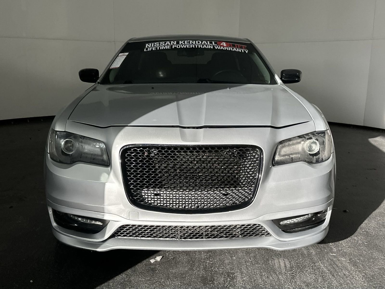 Used 2020 Chrysler 300 Touring w/ Sport Appearance Package image 4