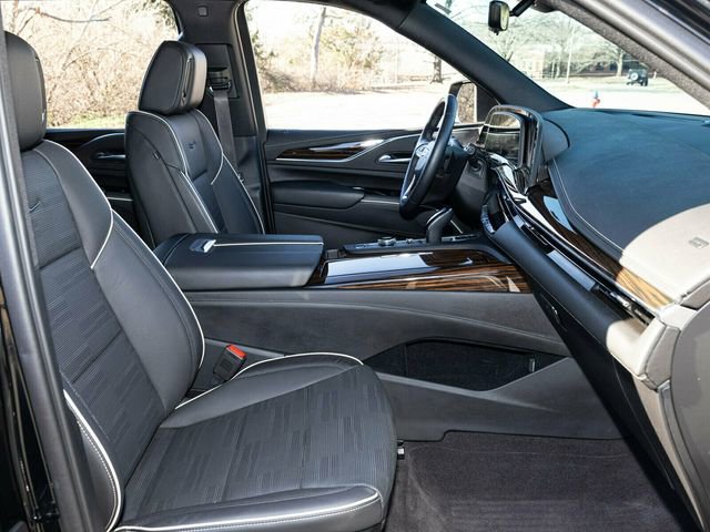 Used 2023 Cadillac Escalade ESV Premium Luxury image 77