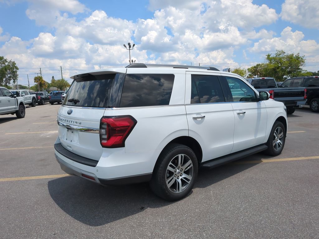 Used 2024 Ford Expedition Limited AWD/4WD image 8
