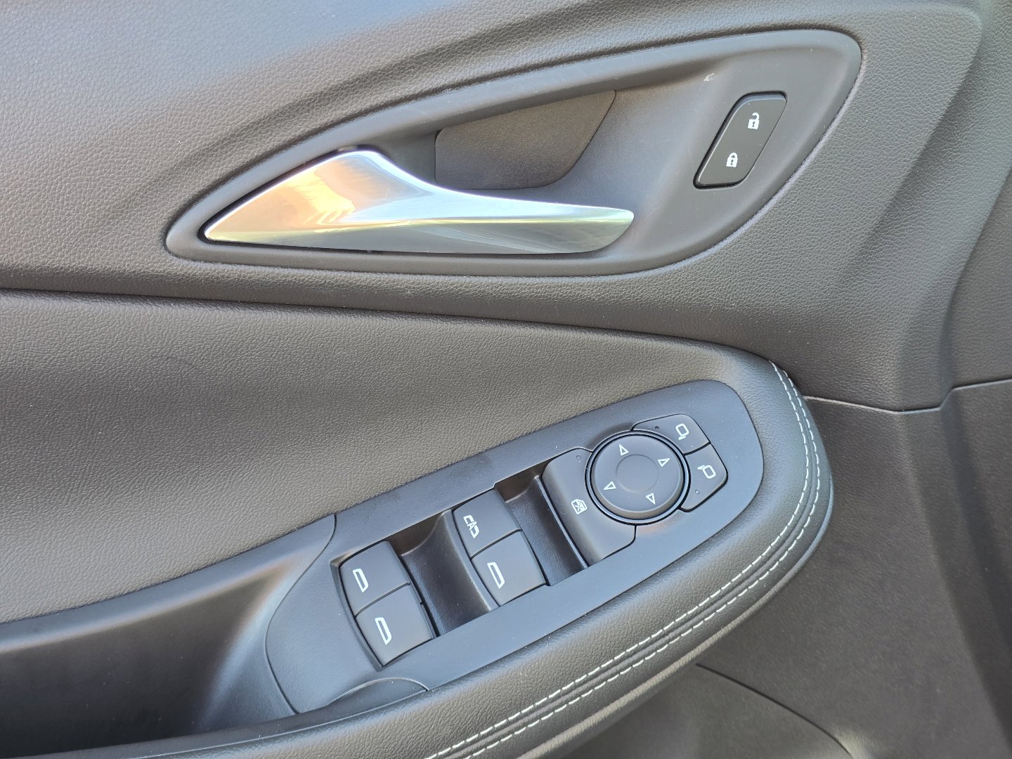 Used 2025 Buick Encore GX Preferred image 30