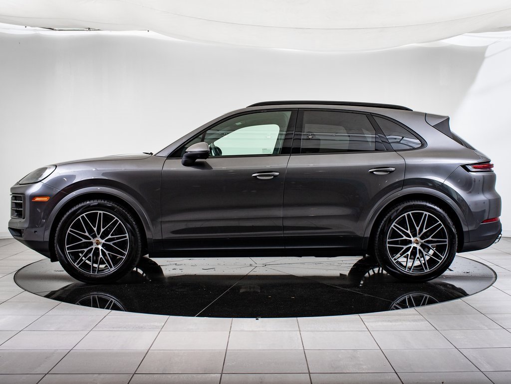 Used 2024 Porsche Cayenne image 2
