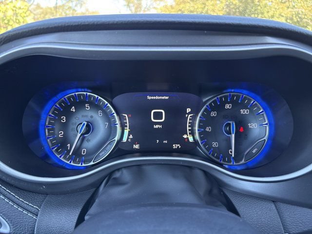 Used 2026 Chrysler Pacifica Select AWD/4WD image 33
