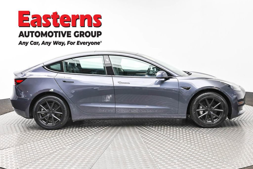 Used 2023 Tesla Model 3 Standard Range image 4