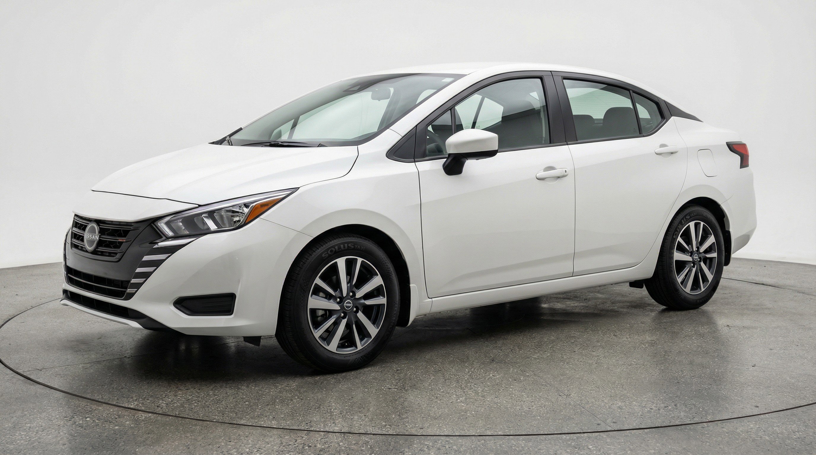 Used 2025 Nissan Versa SV image 3