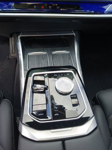 Certified 2025 BMW 740i image 22