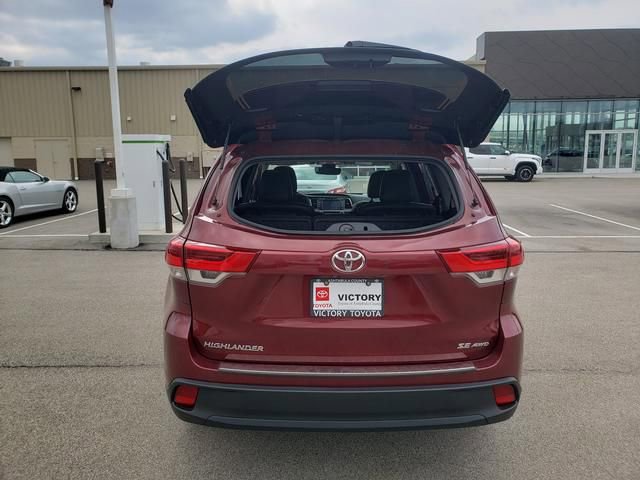 Used 2018 Toyota Highlander SE image 8