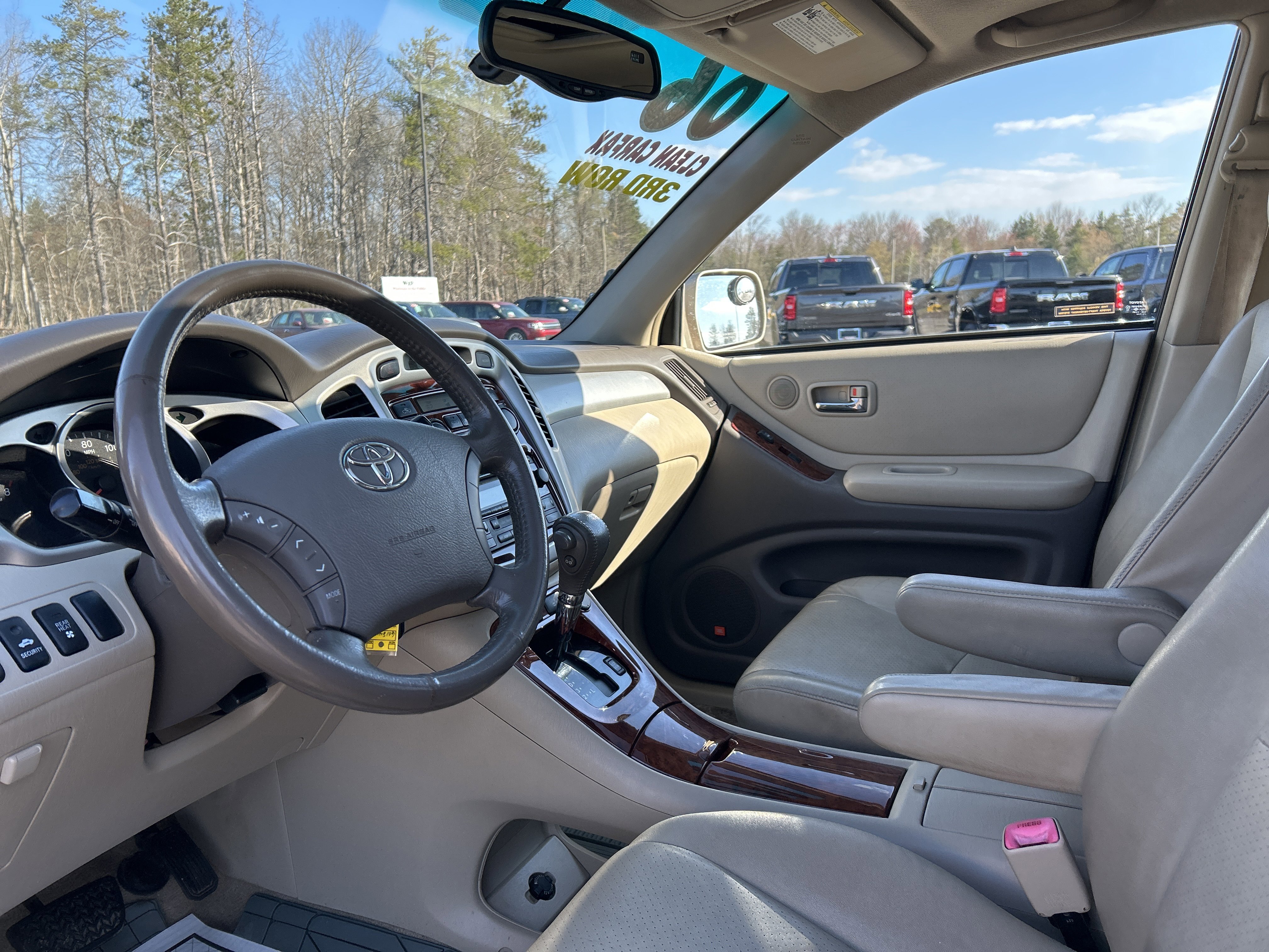 Used 2006 Toyota Highlander 4WD V6 w/ 3rd Row image 17