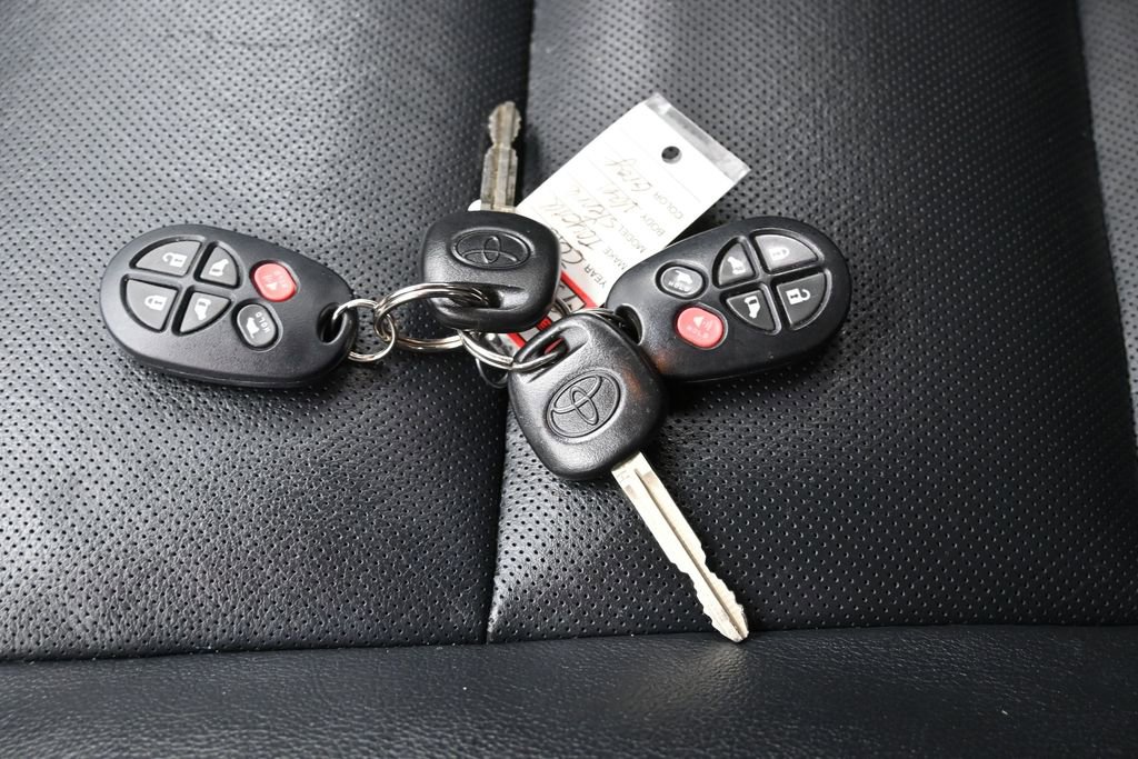 Used 2018 Toyota Sienna SE FWD image 30