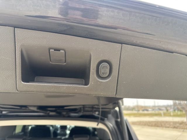 Used 2015 Chevrolet Suburban LT image 15