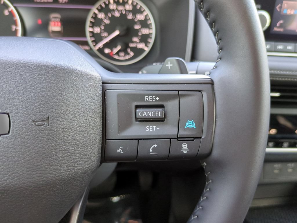 Certified 2025 Nissan Rogue SV FWD image 20