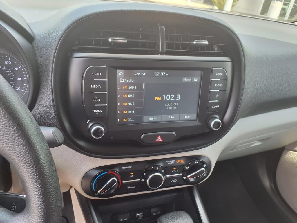 Used 2020 Kia Soul LX FWD image 25