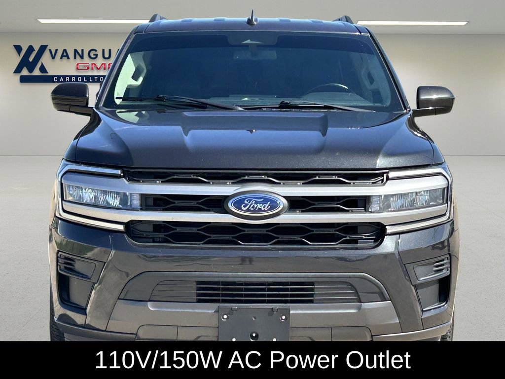 Used 2022 Ford Expedition XLT image 3