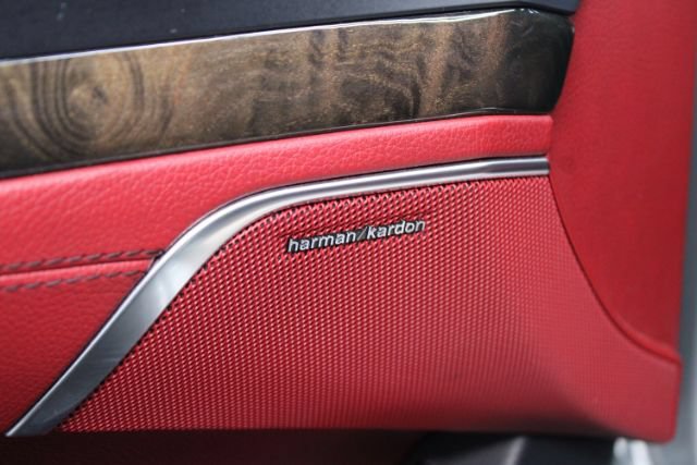 Used 2013 Mercedes-Benz SL 550 image 16