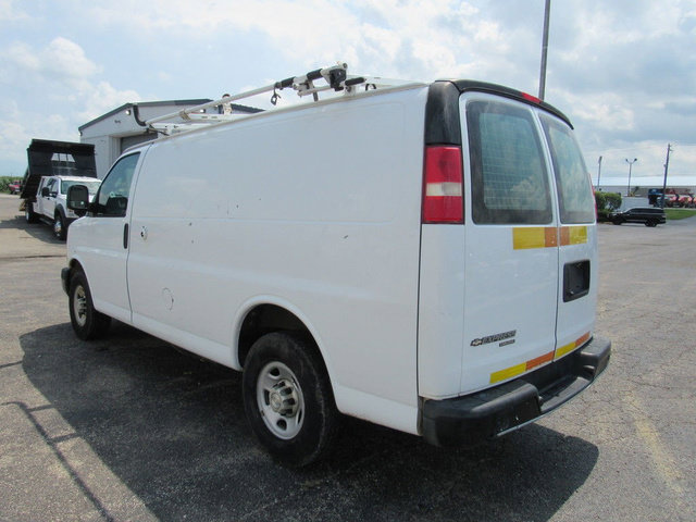 Used 2016 Chevrolet Express 2500 RWD image 4