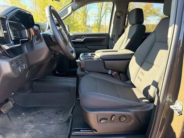 Used 2023 Chevrolet Silverado 1500 LT w/ Max Trailering Package AWD/4WD image 4