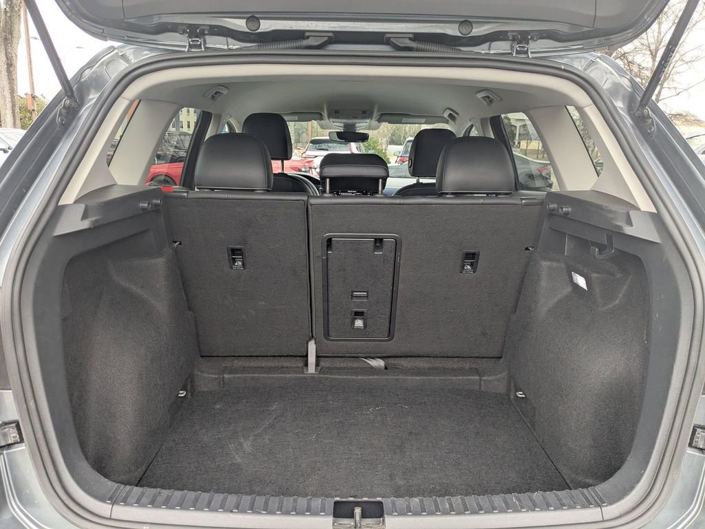 Used 2024 Volkswagen Taos SE image 27