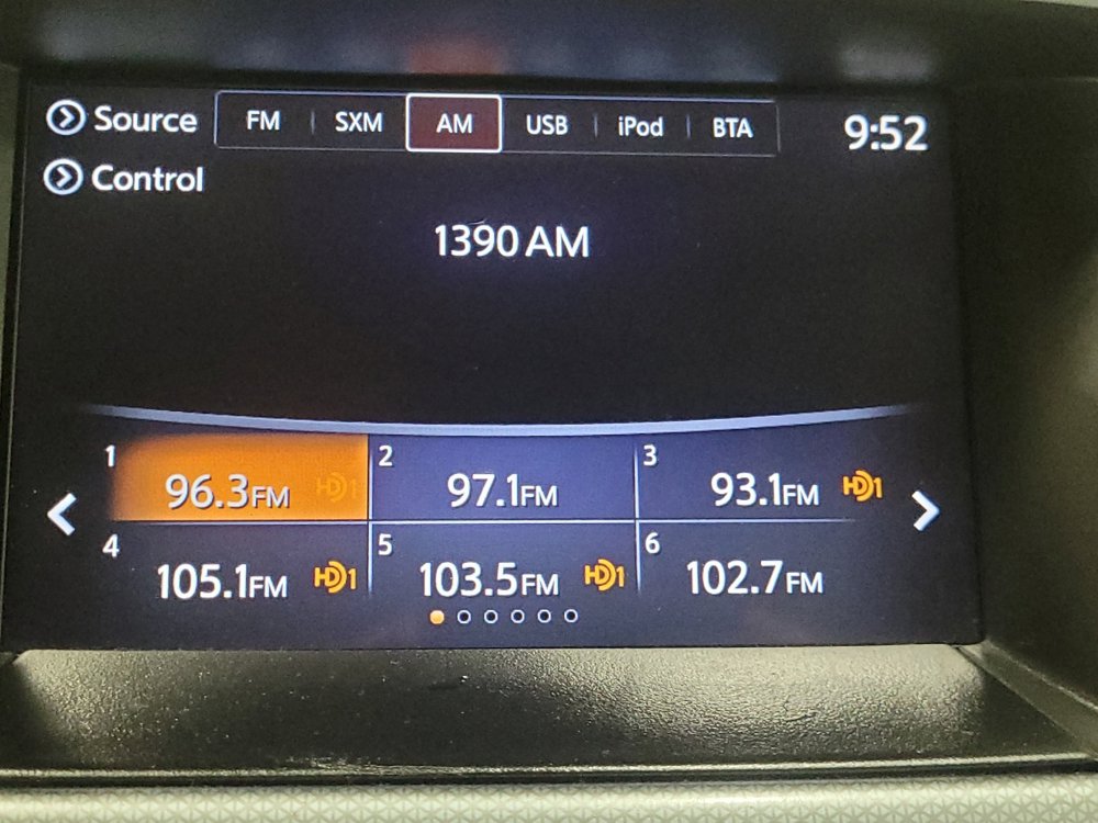 Used 2018 Nissan Pathfinder SL w/ Midnight Edition Package image 25