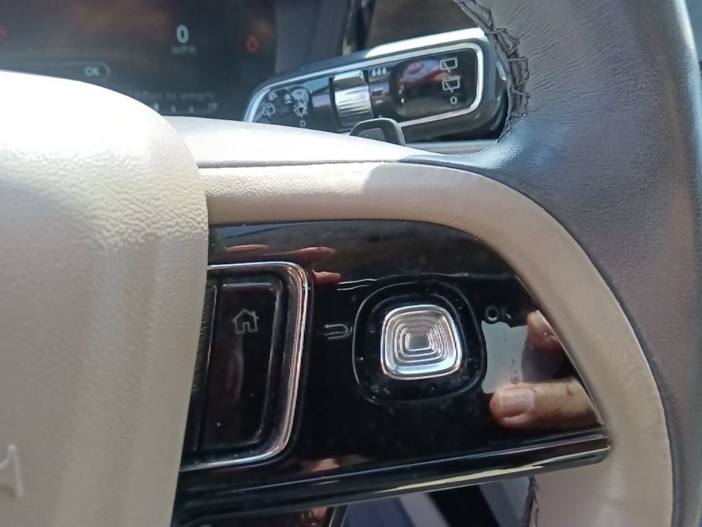 Used 2021 Lincoln Corsair Reserve w/ Equipment Group 201A image 19