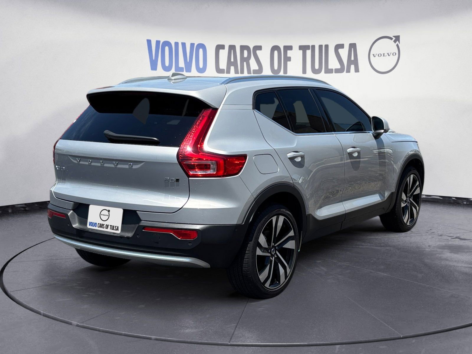 New 2025 Volvo XC40 B5 Plus w/ Protection Package Premier image 5