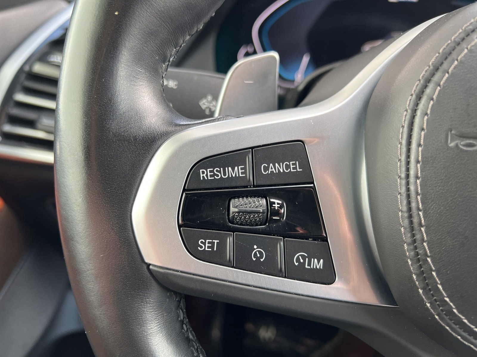 Used 2022 BMW X5 xDrive45e w/ M Sport Package image 11