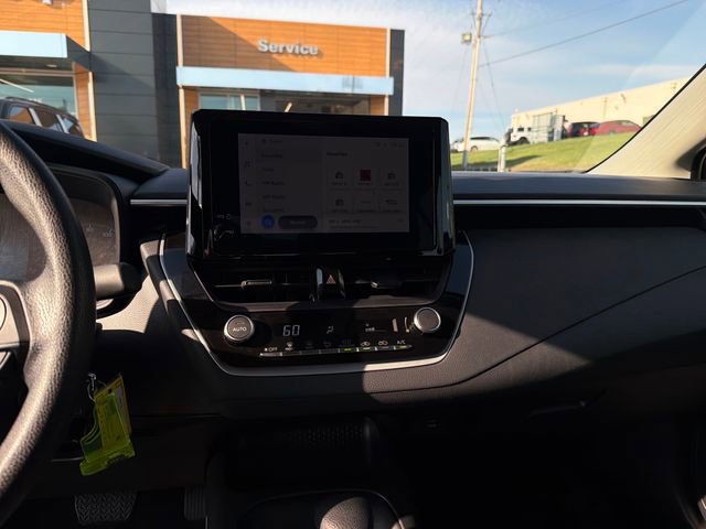 Used 2025 Toyota Corolla LE FWD image 33