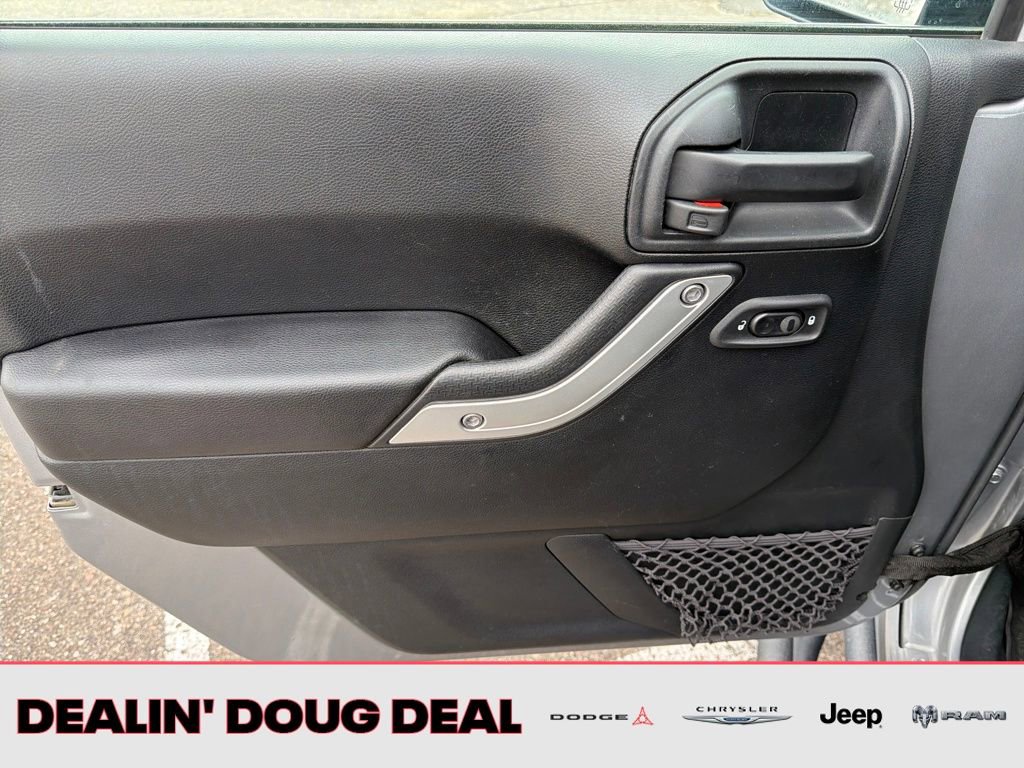 Used 2018 Jeep Wrangler Rubicon w/ Power Convenience Group image 10