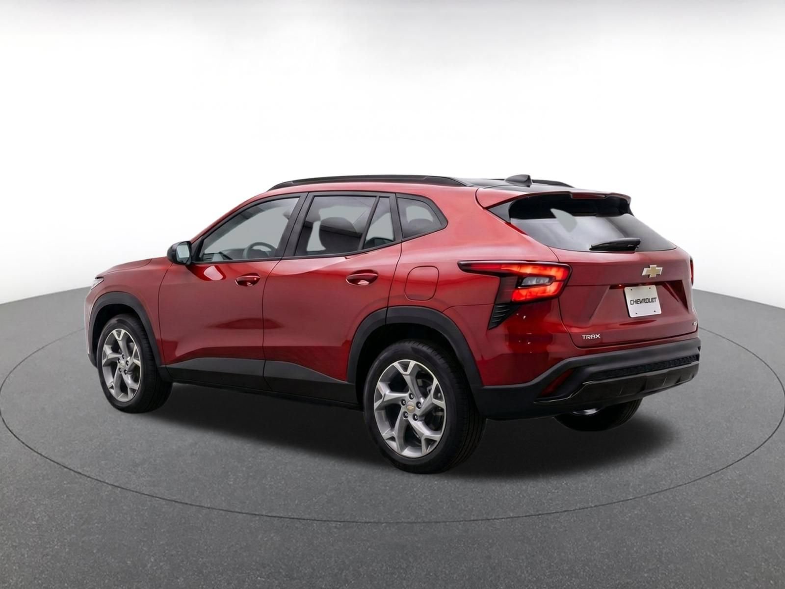 Used 2025 Chevrolet Trax LT w/ LT Convenience Package FWD image 7