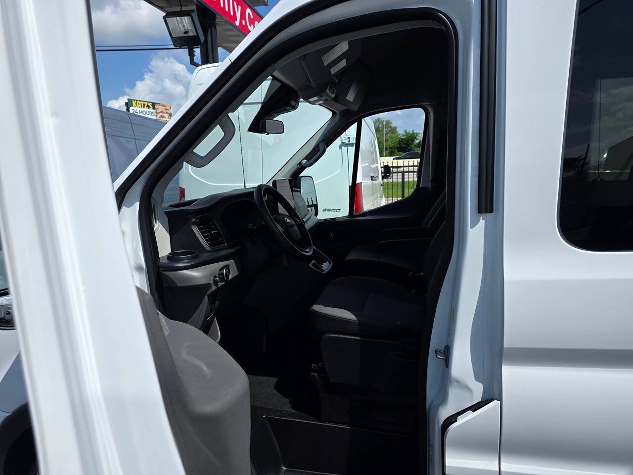 Used 2025 Ford Transit 350 XLT RWD image 16